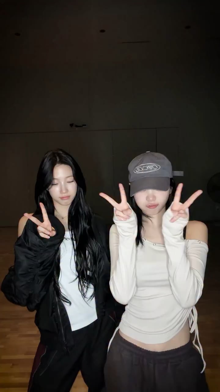 260406 LE SSERAFIM Chaewon and Kazuha on Instagram: ‘Hooligan’ Dance Challenge