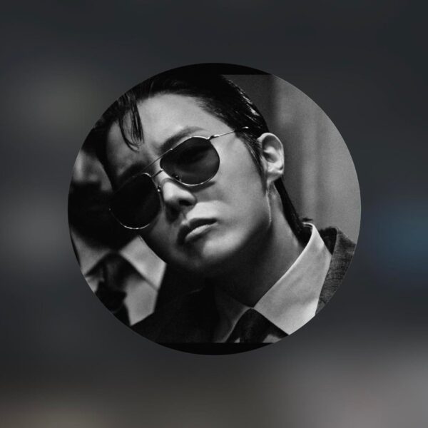 Hobi updated his Instagram profile pic - 040426