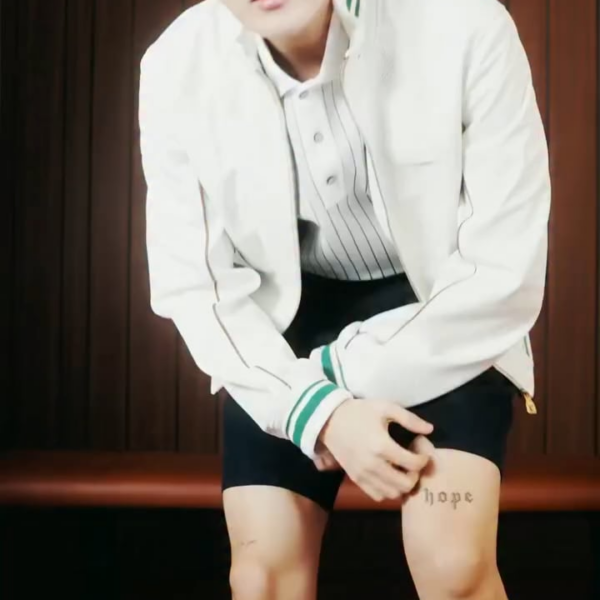 Esquire Korea IG Post feat. Hobi - 190426