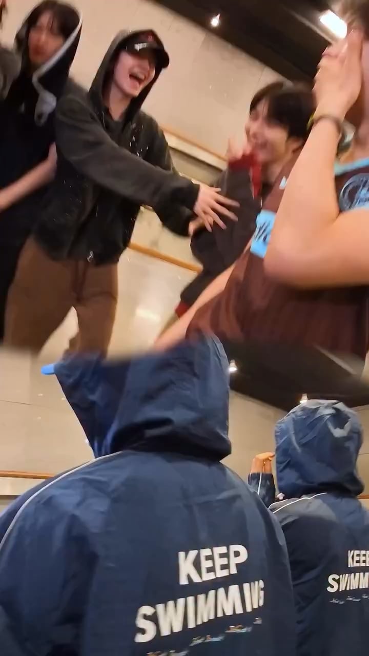 260407 Aoen on Instagram: SWIM🏊👕💙