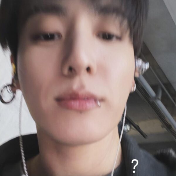 Jungkook IG Story (4) 110426