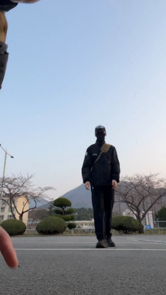 260325 Dancer/Choreographer Gwanwoo with SVT' Hoshi dancing to BTS' Swim
