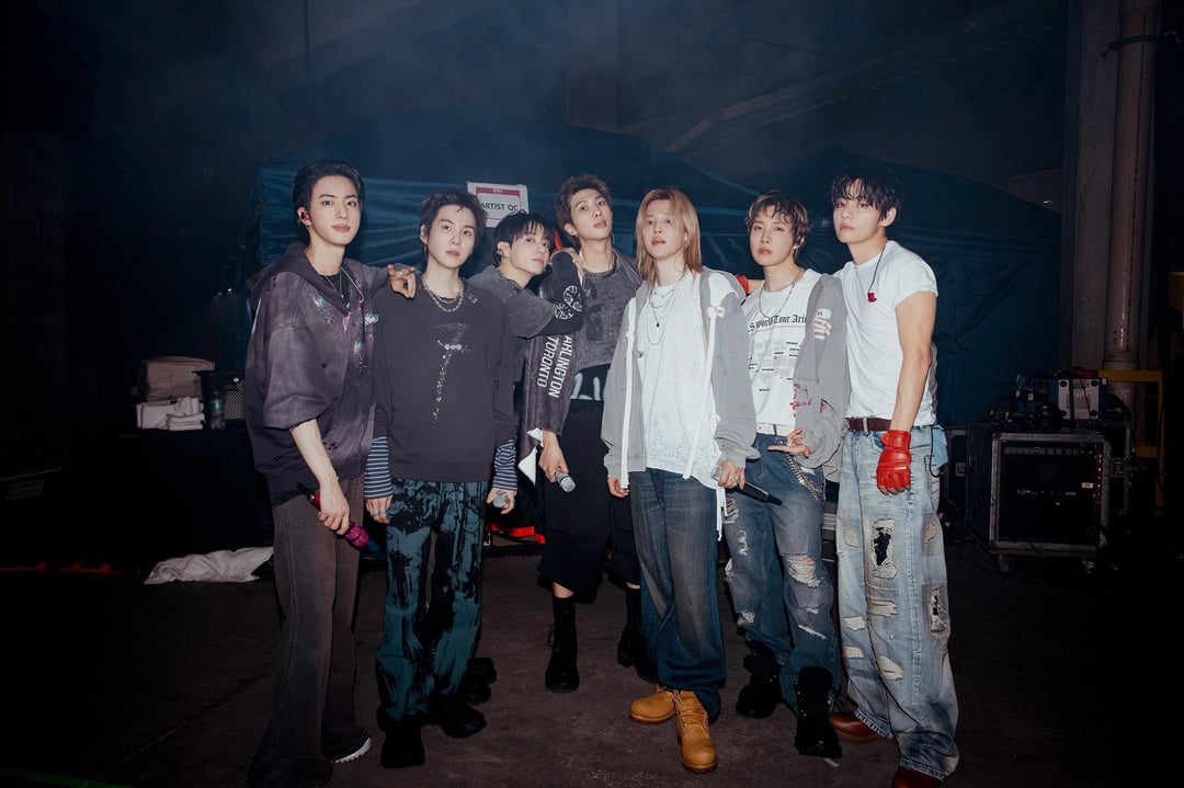 [BTS Official Twitter] Today’s Bangtan @ BTS ‘ARIRANG’ - Tampa Day 1 - 260426