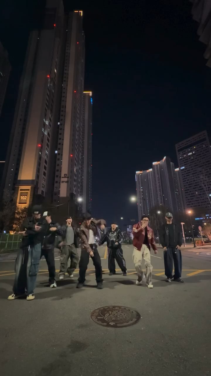 260407 Googi (BigHit/HYBE performance director/choreographer) on Instagram: 2.0✌🏻 Choreographer ver.