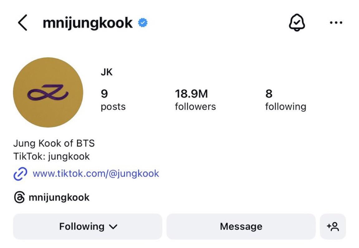 Jungkook updated his Instagram profile pic - 110426