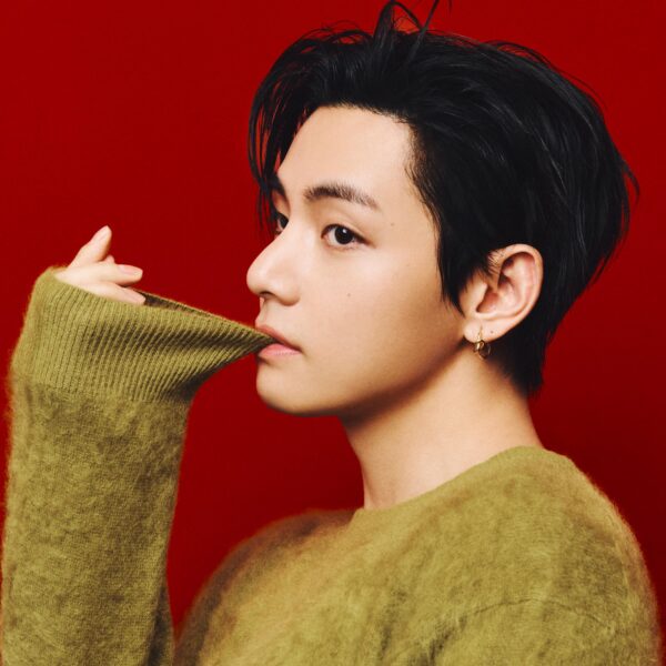 Rolling Stone on Twitter (2) ft. Taehyung- 190426