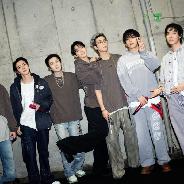 [BTS Official Twitter] Today’s Bangtan @ BTS ‘ARIRANG’ - Tokyo Day 1 - 170426