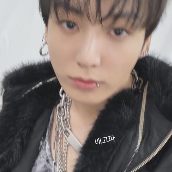 Jungkook IG Story 120426