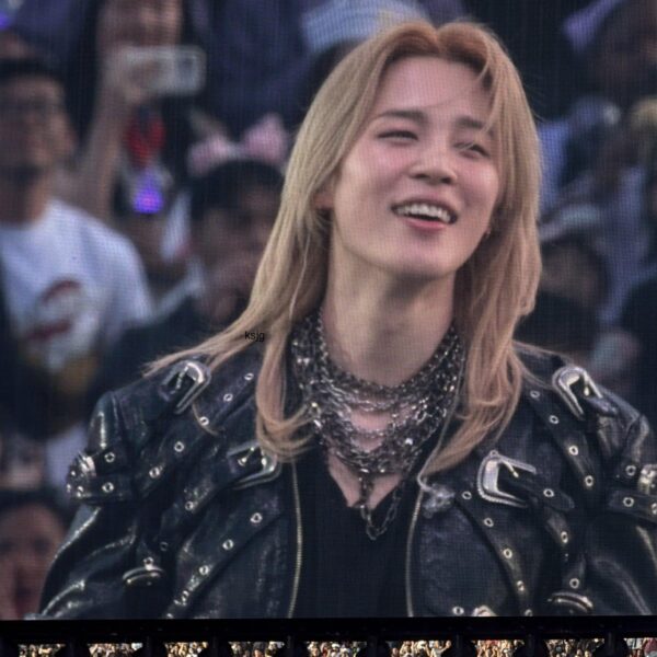 OMG HIS HAIR