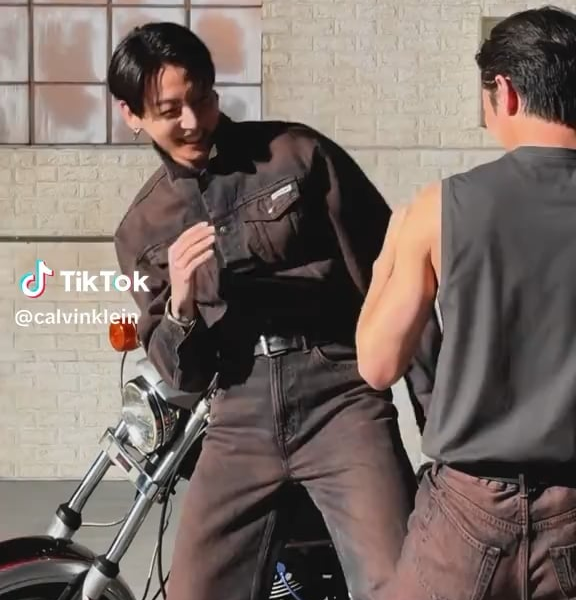 Calvin Klein TikTok feat. Jungkook (2) 220526