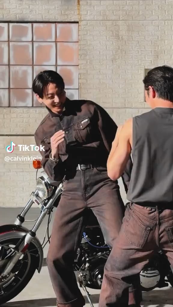 Calvin Klein TikTok feat. Jungkook (2) 220526