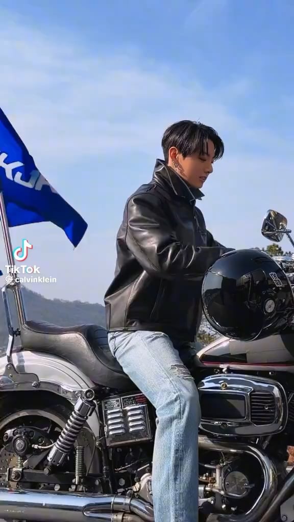 Calvin Klein TikTok feat. Jungkook 220526