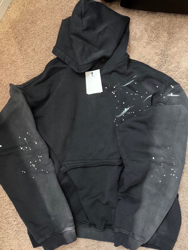 [Selling] [USA/Worldwide] BTS Album Merch- Black Hoodie L