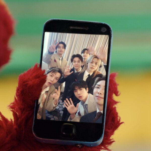 Elmo Twitter with BTS 150526