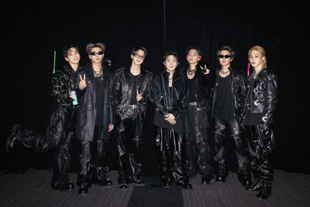 BTS Official on Twitter [Today’s Bangtan] BTS 'ARIRANG' IN STANFORD - Day 3 - 200526